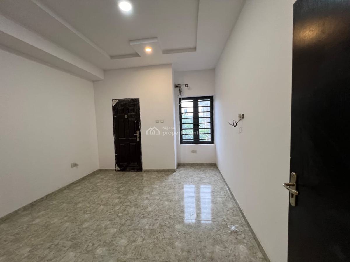 Spacious 3bedroom Flat Available, Off Freedom Way Ikate, Lekki Phase 1, Lekki, Lagos, Flat / Apartment for Sale