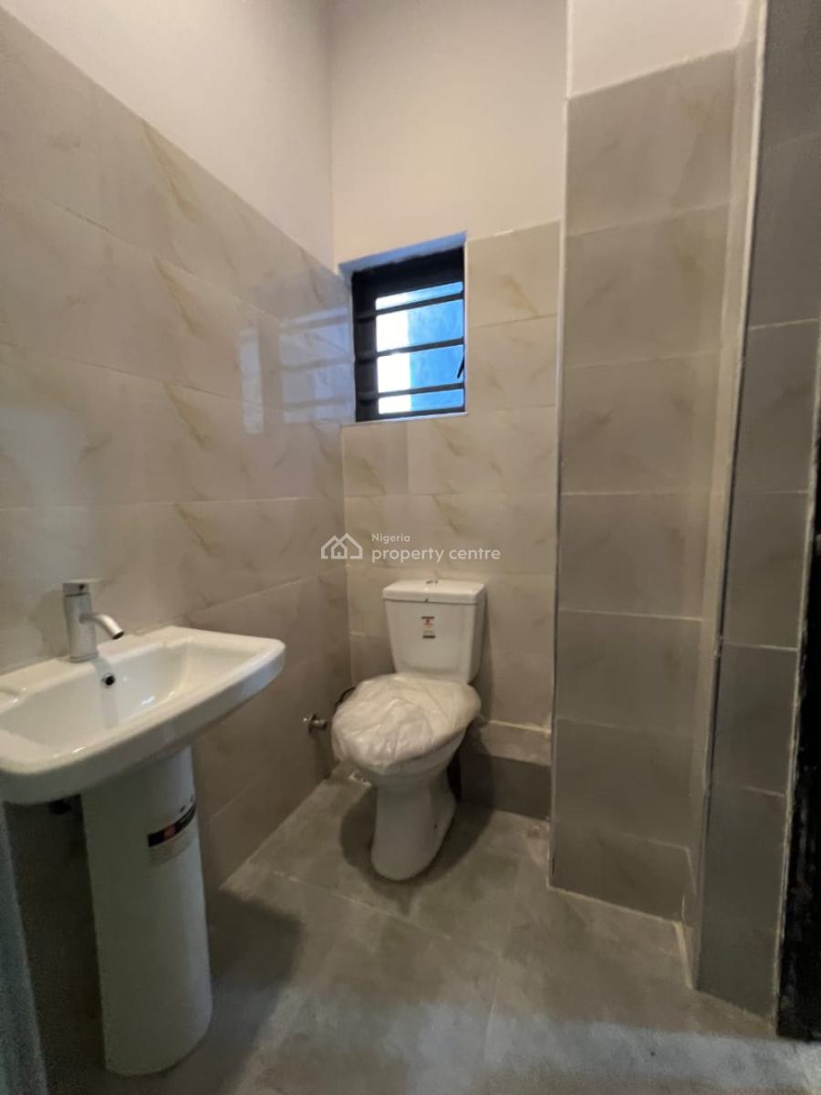 Spacious 3bedroom Flat Available, Off Freedom Way Ikate, Lekki Phase 1, Lekki, Lagos, Flat / Apartment for Sale