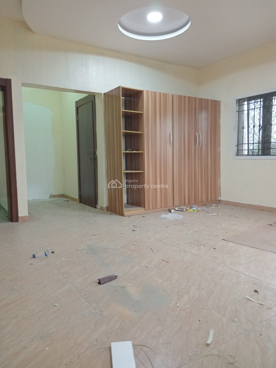 4 Bedroom Flat Upstairs Spacious, Ogombo, Ajah, Lagos, Flat / Apartment for Rent