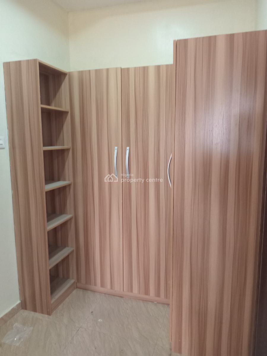 4 Bedroom Flat Upstairs Spacious, Ogombo, Ajah, Lagos, Flat / Apartment for Rent