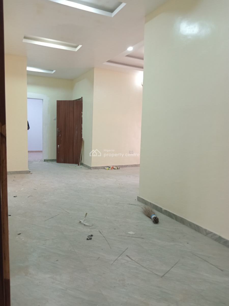 4 Bedroom Flat Upstairs Spacious, Ogombo, Ajah, Lagos, Flat / Apartment for Rent