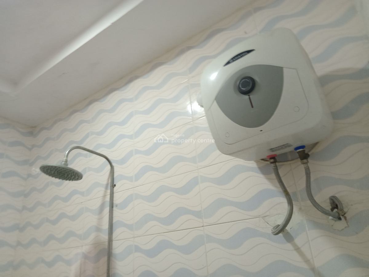 4 Bedroom Flat Upstairs Spacious, Ogombo, Ajah, Lagos, Flat / Apartment for Rent