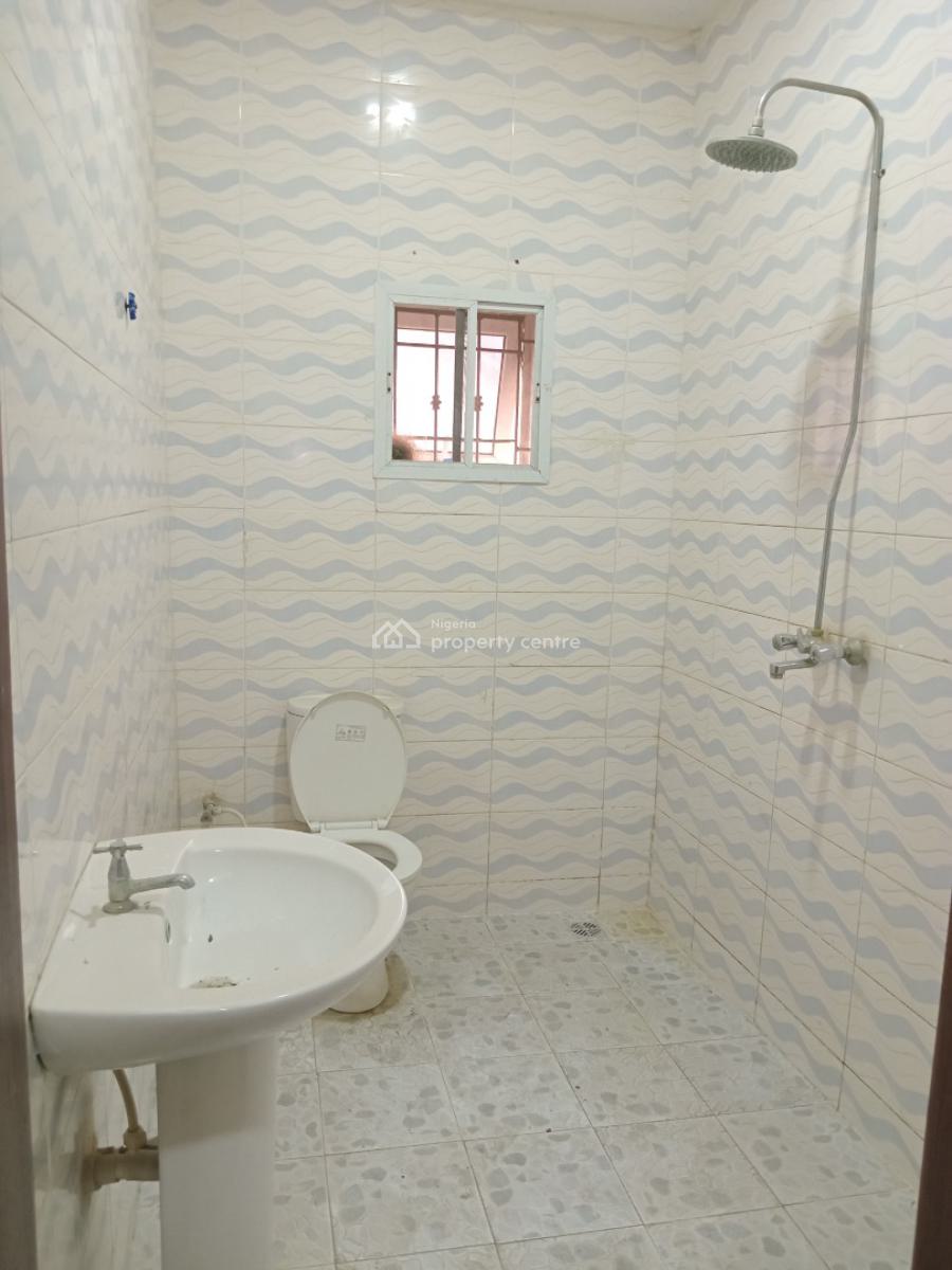 4 Bedroom Flat Upstairs Spacious, Ogombo, Ajah, Lagos, Flat / Apartment for Rent