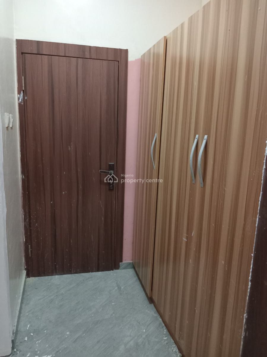 4 Bedroom Flat Upstairs Spacious, Ogombo, Ajah, Lagos, Flat / Apartment for Rent