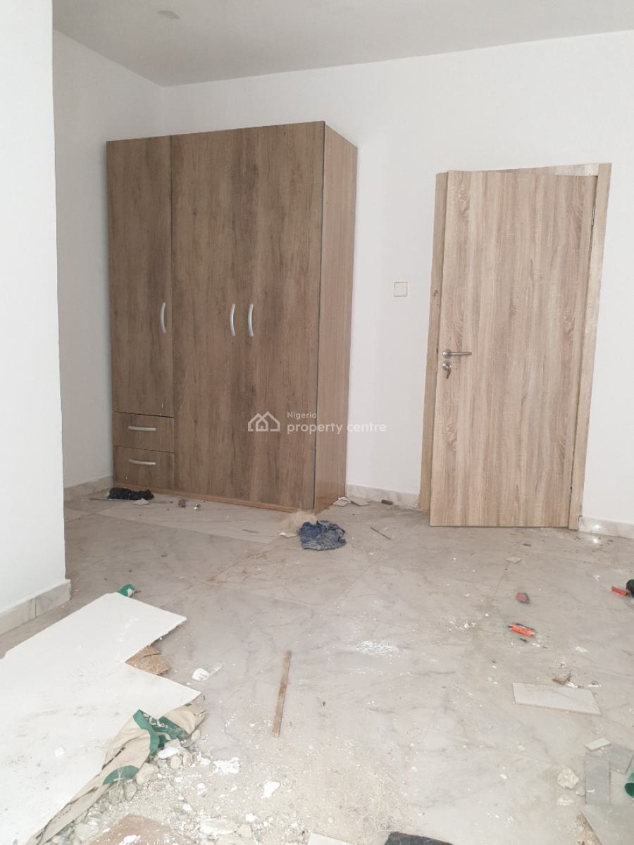 Spacious Service 3 Bedroom Masonette with Bq, Ologolo, Lekki, Lagos, Flat / Apartment for Rent
