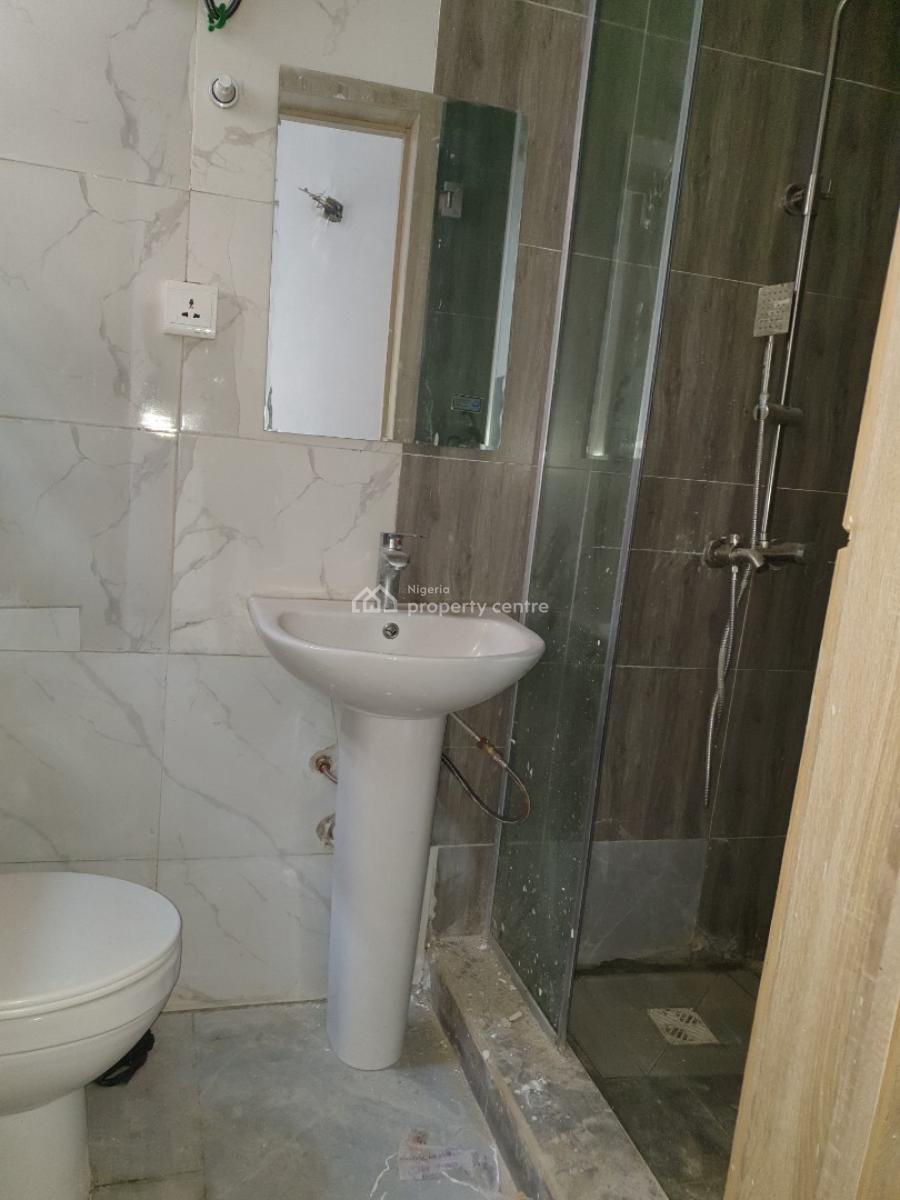 Spacious Service 3 Bedroom Masonette with Bq, Ologolo, Lekki, Lagos, Flat / Apartment for Rent