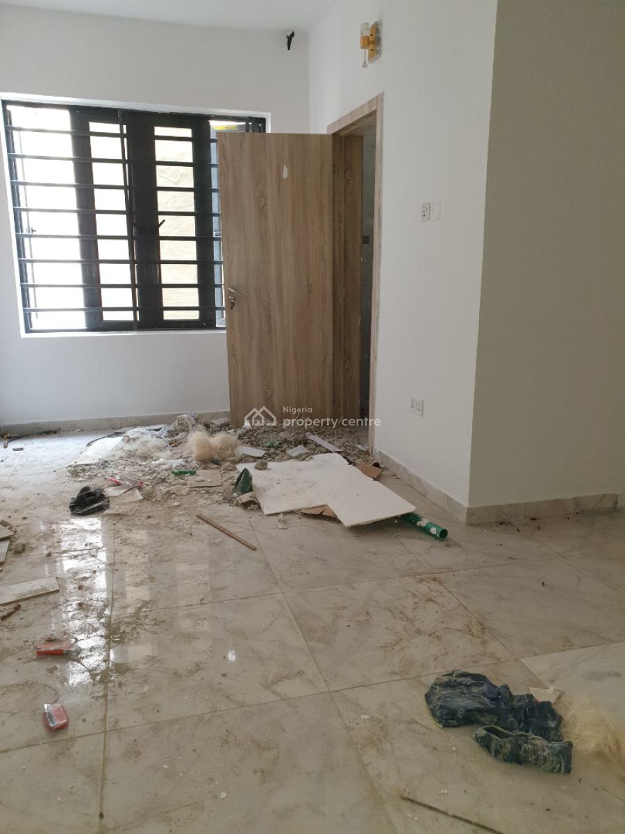 Spacious Service 3 Bedroom Masonette with Bq, Ologolo, Lekki, Lagos, Flat / Apartment for Rent