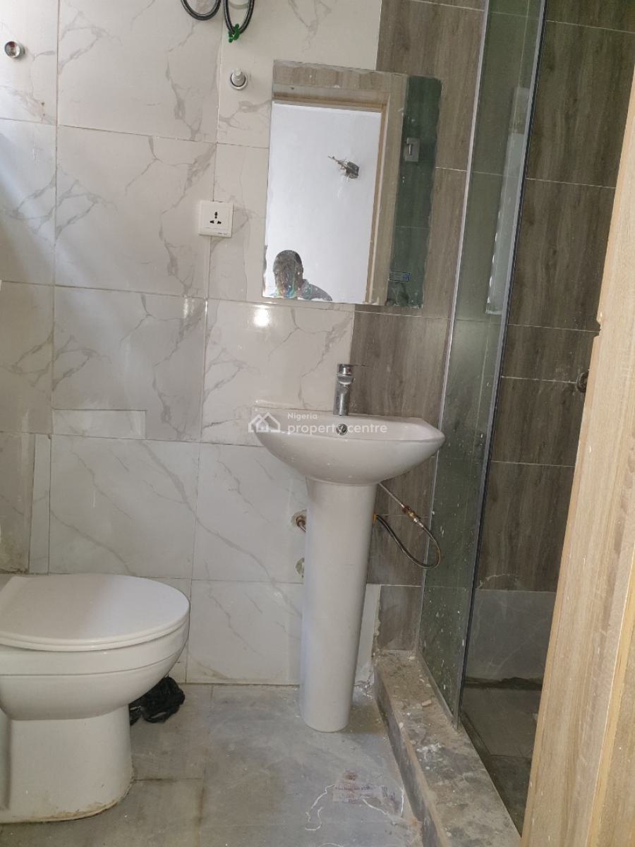Spacious Service 3 Bedroom Masonette with Bq, Ologolo, Lekki, Lagos, Flat / Apartment for Rent