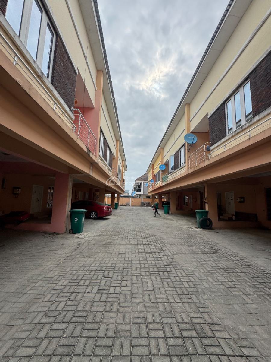 Spacious Service 3 Bedrooms Terraced Duplex, Very Spacious and Nice, Orchid Road, Lekki, Lagos, Terraced Duplex for Sale