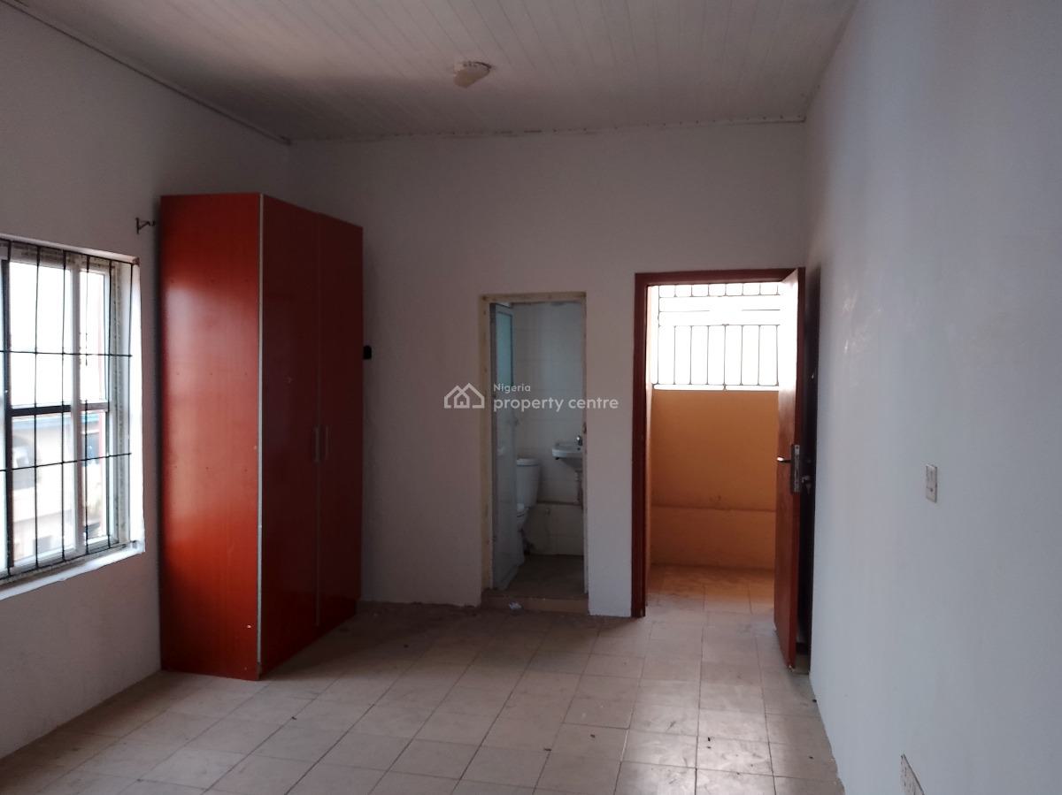 Room Shared Apartment, Anamco Motors Busstop., Sangotedo, Ajah, Lagos, Self Contain (single Rooms) for Rent