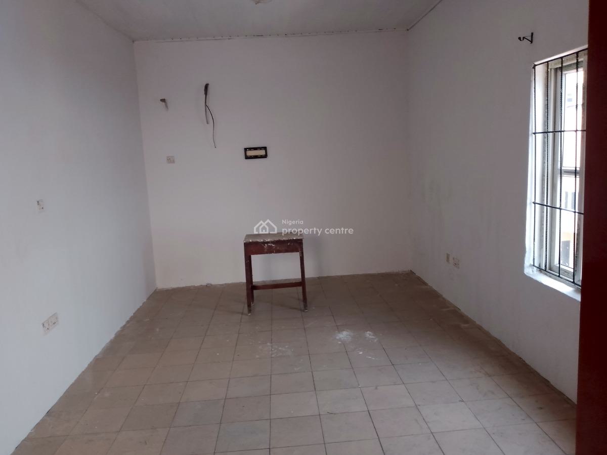 Room Shared Apartment, Anamco Motors Busstop., Sangotedo, Ajah, Lagos, Self Contain (single Rooms) for Rent