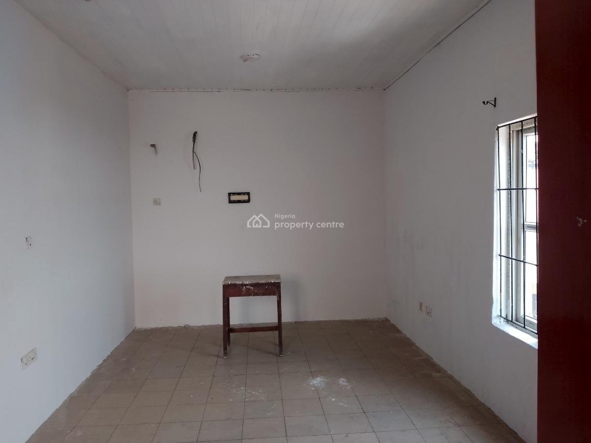 Room Shared Apartment, Anamco Motors Busstop., Sangotedo, Ajah, Lagos, Self Contain (single Rooms) for Rent