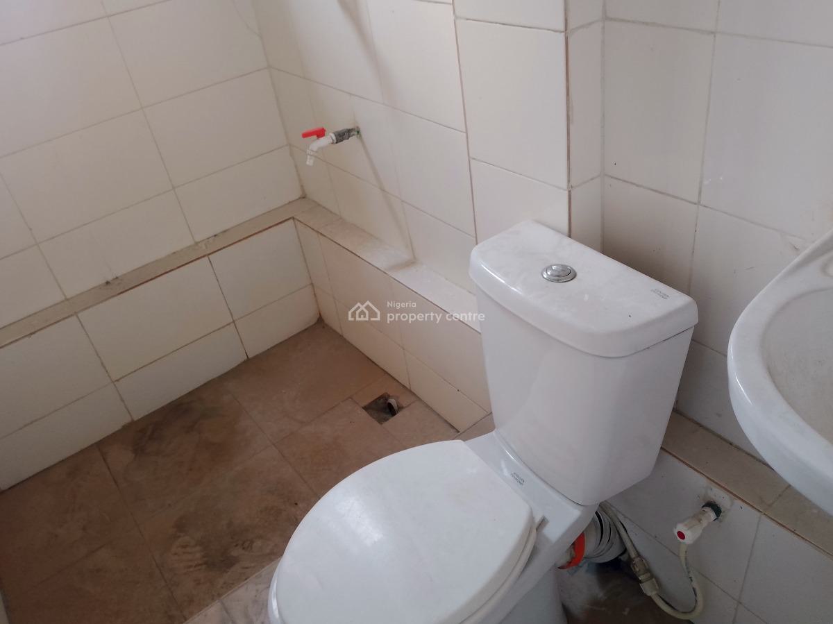 Room Shared Apartment, Anamco Motors Busstop., Sangotedo, Ajah, Lagos, Self Contain (single Rooms) for Rent