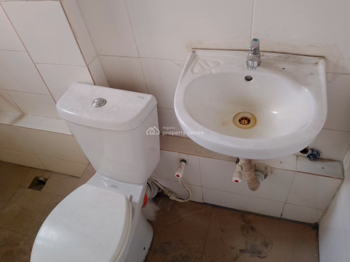 Room Shared Apartment, Anamco Motors Busstop., Sangotedo, Ajah, Lagos, Self Contain (single Rooms) for Rent