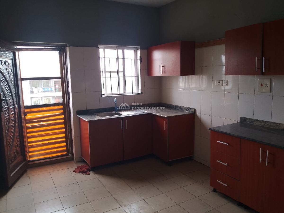 Room Shared Apartment, Anamco Motors Busstop., Sangotedo, Ajah, Lagos, Self Contain (single Rooms) for Rent