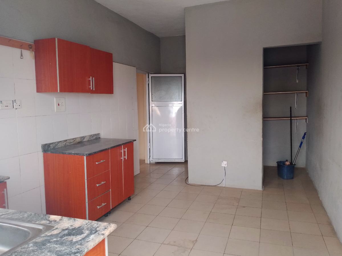 Room Shared Apartment, Anamco Motors Busstop., Sangotedo, Ajah, Lagos, Self Contain (single Rooms) for Rent