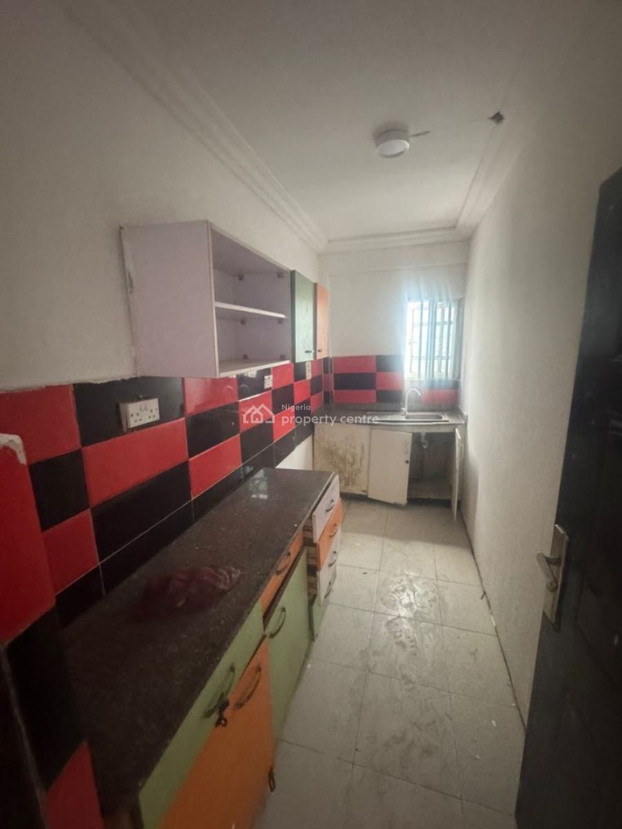 Standard 2 Bedroom Apartment, Lekki Phase 1, Lekki, Lagos, Flat / Apartment for Rent