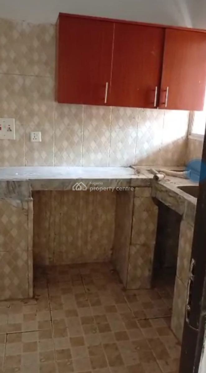Sharp 2 Bedrooms Flat Upstairs, Arab Road, Kubwa, Abuja, Flat / Apartment for Rent