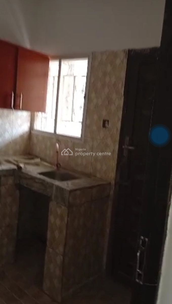 Sharp 2 Bedrooms Flat Upstairs, Arab Road, Kubwa, Abuja, Flat / Apartment for Rent