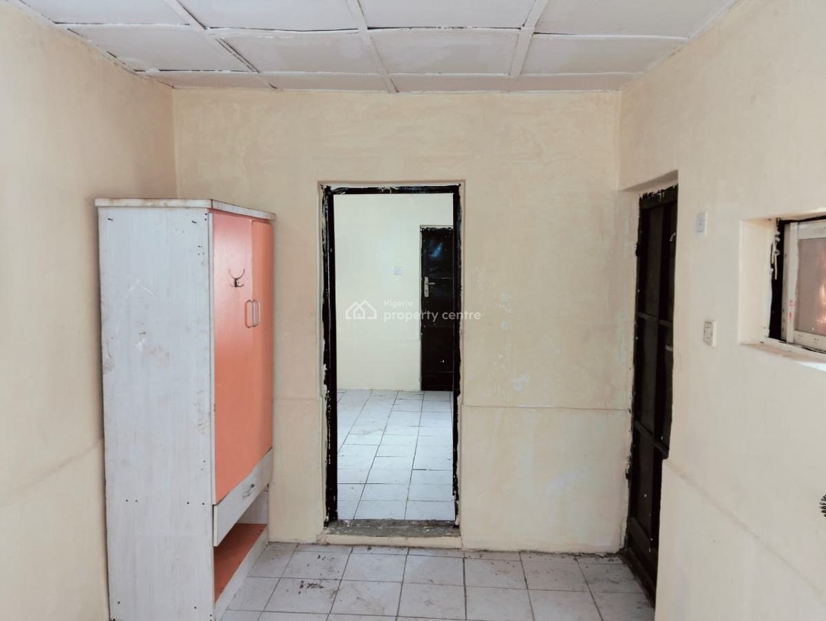 a 1 Bedroom Flat, Nice Location at Utako, Utako, Abuja, Flat / Apartment for Rent