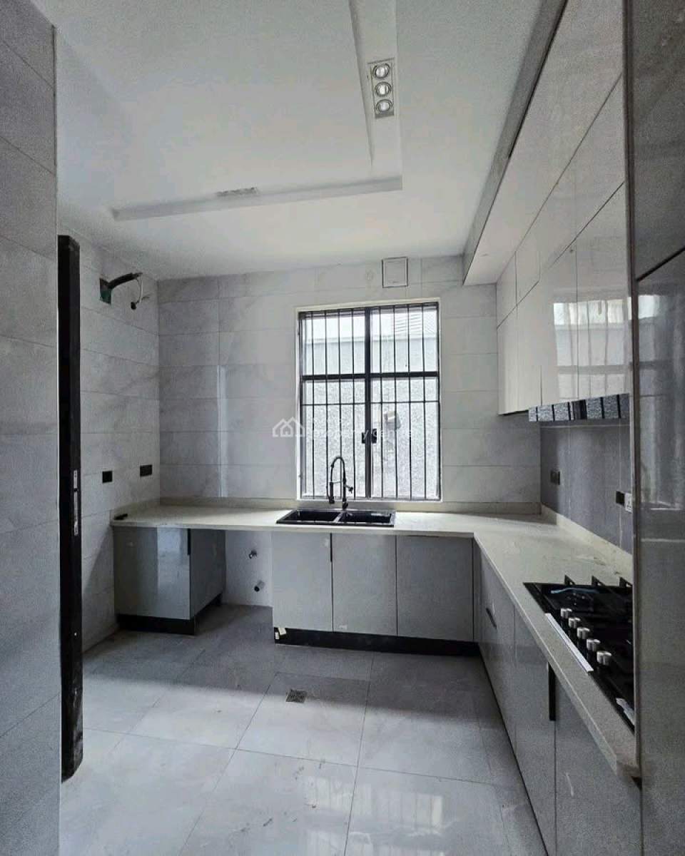 4 Bedroom Semi Detached with Bq  Location: Victoria Island, Victoria Island (vi), Lagos, House for Sale