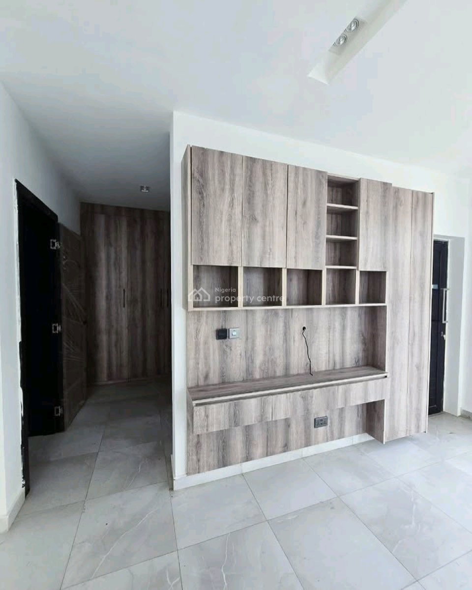 4 Bedroom Semi Detached with Bq  Location: Victoria Island, Victoria Island (vi), Lagos, House for Sale