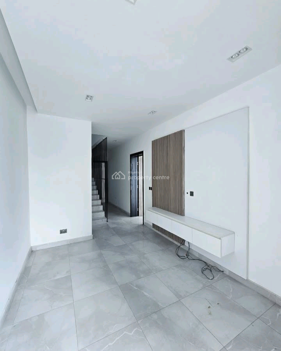 4 Bedroom Semi Detached with Bq  Location: Victoria Island, Victoria Island (vi), Lagos, House for Sale