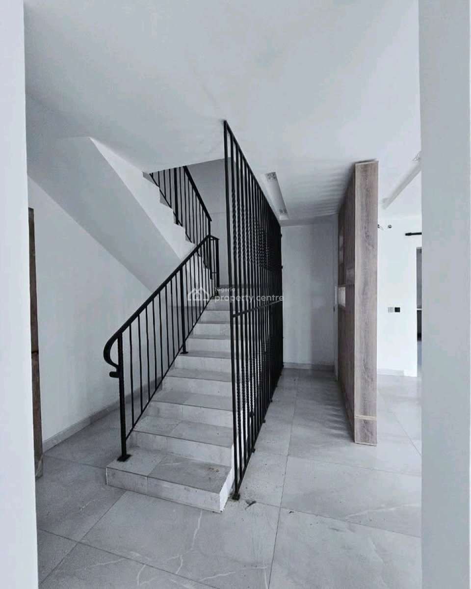 4 Bedroom Semi Detached with Bq  Location: Victoria Island, Victoria Island (vi), Lagos, House for Sale