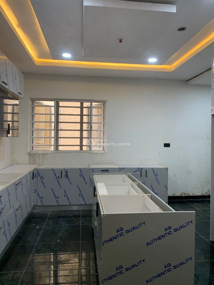 Luxury and Spacious 5 Bedroom Maisonette, Lekki Phase 1, Lekki, Lagos, House for Sale