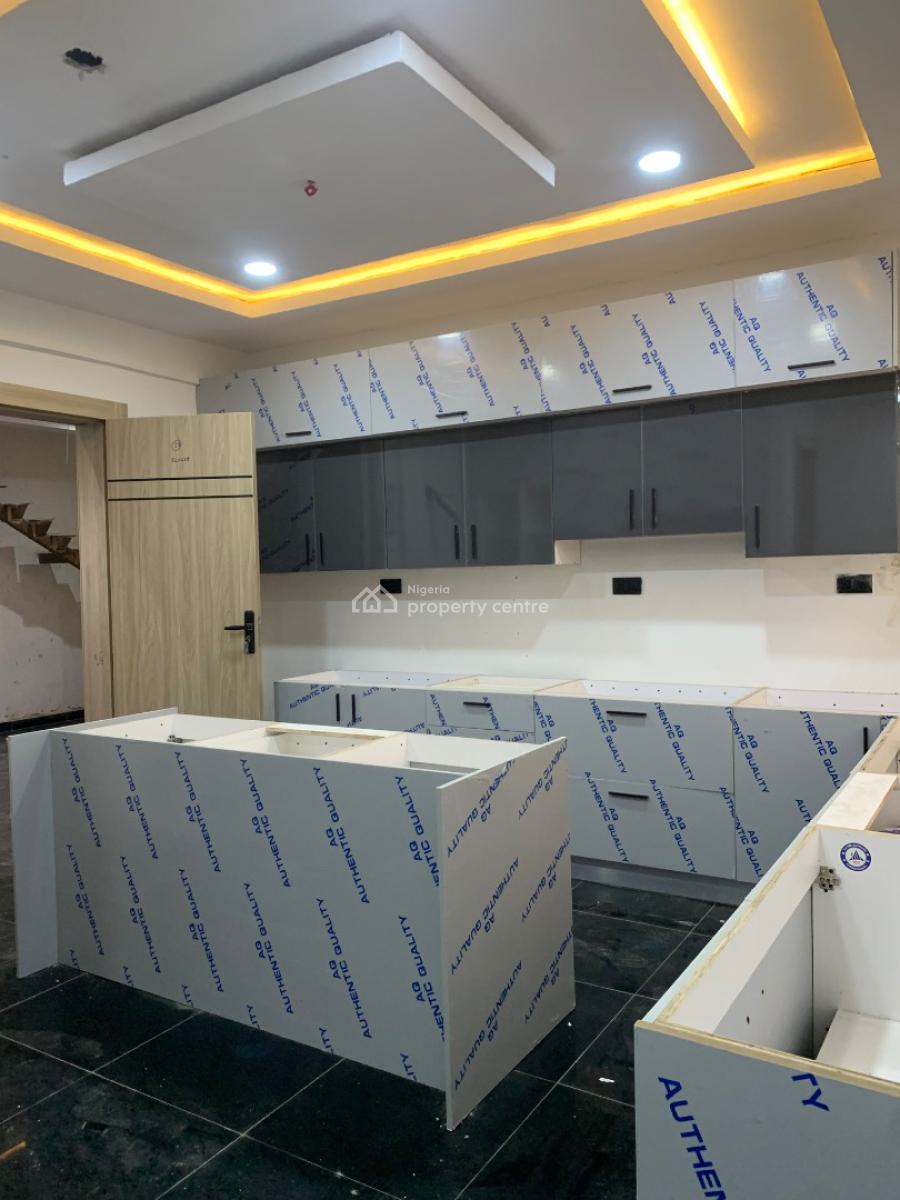 Luxury and Spacious 5 Bedroom Maisonette, Lekki Phase 1, Lekki, Lagos, House for Sale