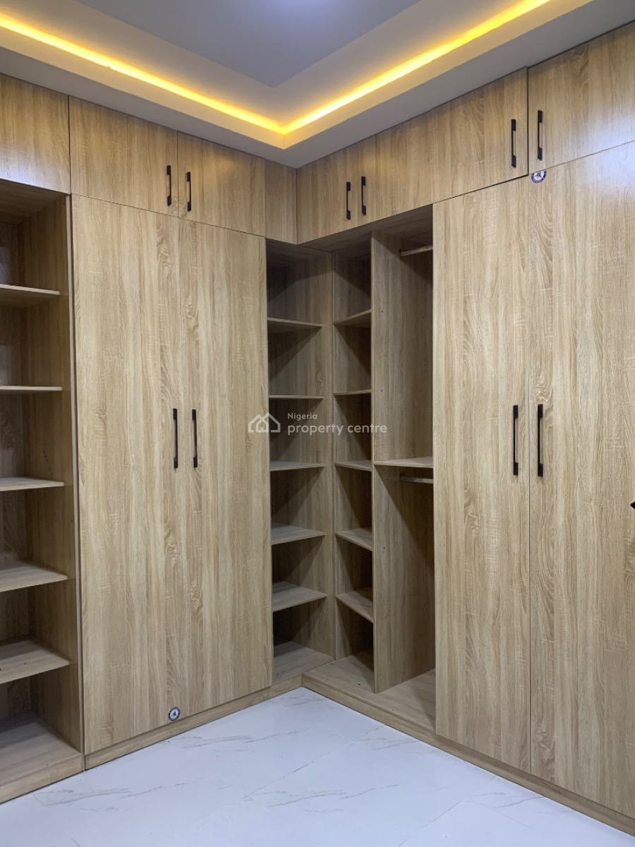 Luxury and Spacious 5 Bedroom Maisonette, Lekki Phase 1, Lekki, Lagos, House for Sale