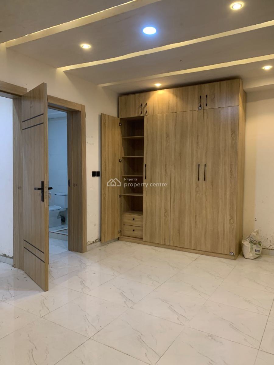 Luxury and Spacious 5 Bedroom Maisonette, Lekki Phase 1, Lekki, Lagos, House for Sale
