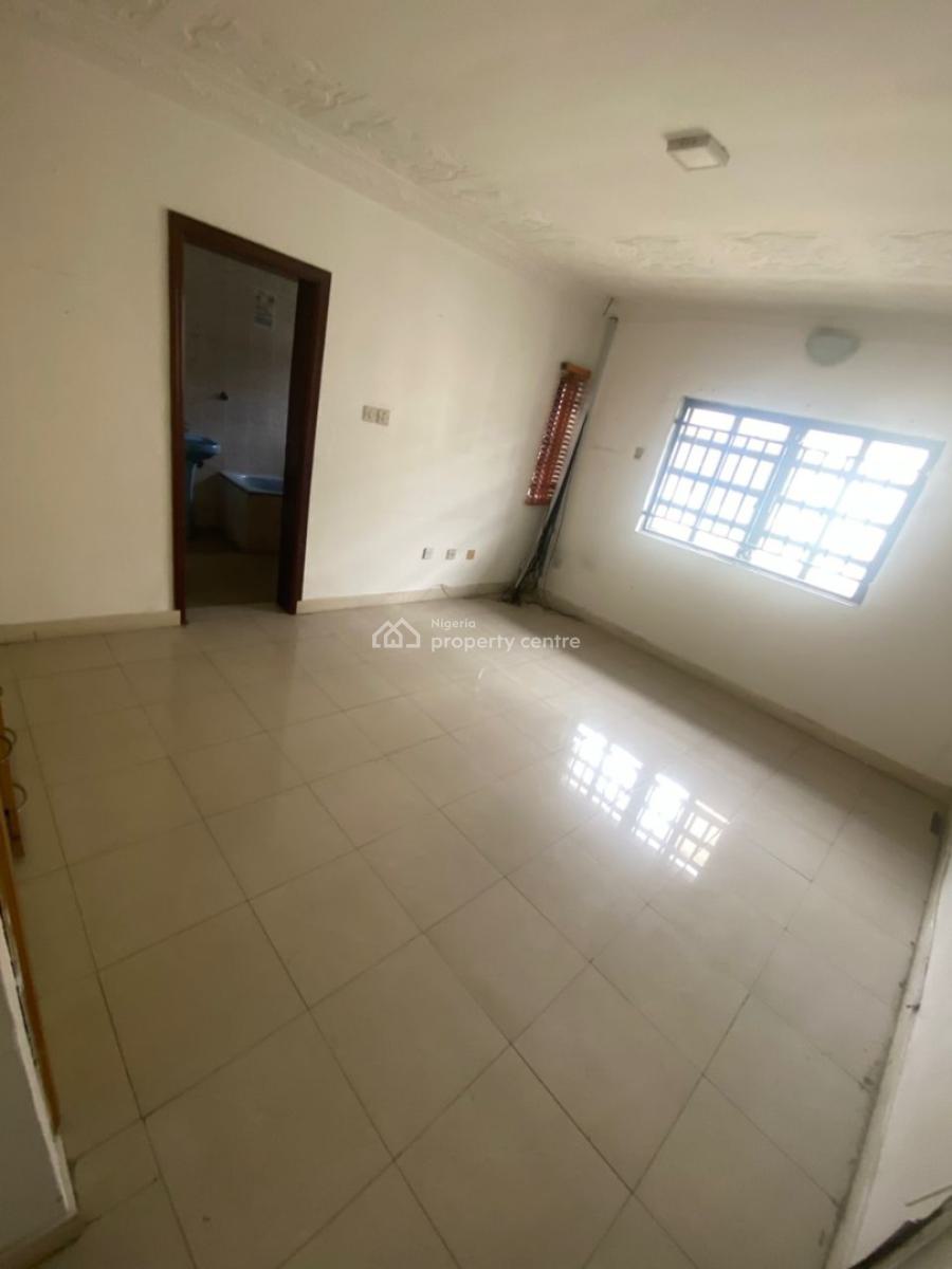 Restructured 5 Bedroom Semi-detached Duplex with Bq, Lekki Phase 1, Lekki, Lagos, Office Space for Rent
