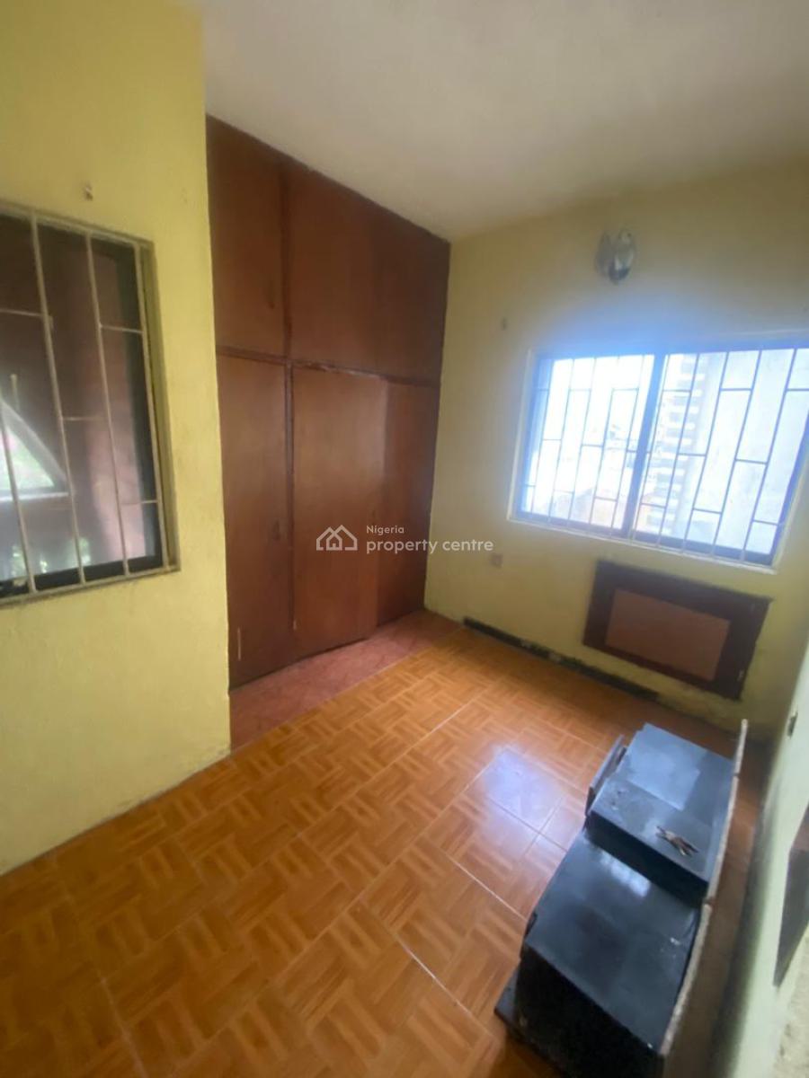 3 Bedroom Flat, Off Adekunle Kuye, Aguda, Surulere, Lagos, Flat / Apartment for Rent