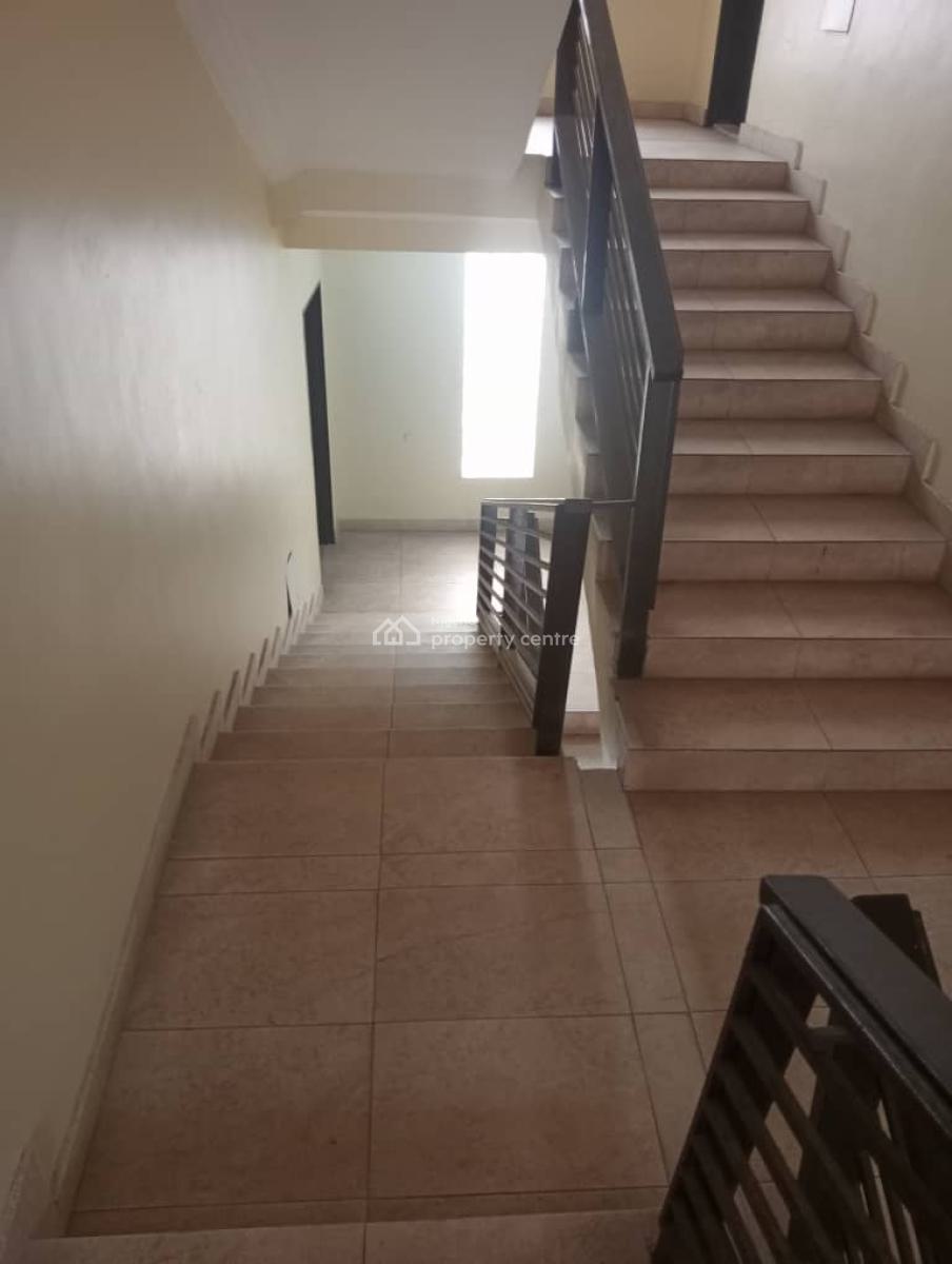 Luxury Very Spacious Beautiful 3bedroom Flat, Mobil Road Ilaje, Ajah, Lagos, Flat / Apartment for Rent