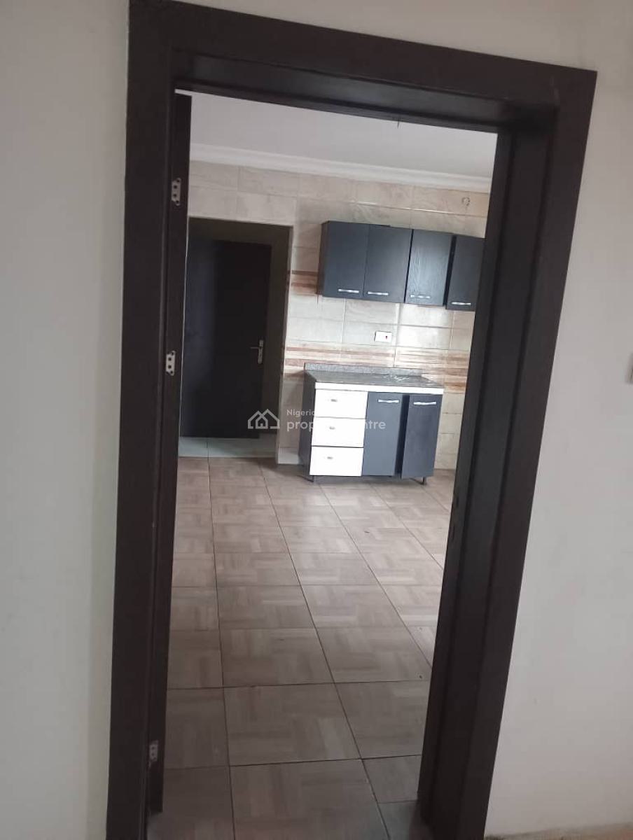 Luxury Very Spacious Beautiful 3bedroom Flat, Mobil Road Ilaje, Ajah, Lagos, Flat / Apartment for Rent