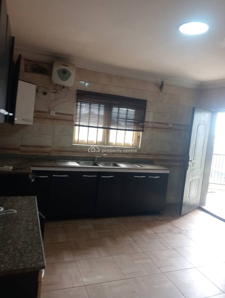 Luxury Very Spacious Beautiful 3bedroom Flat, Mobil Road Ilaje, Ajah, Lagos, Flat / Apartment for Rent