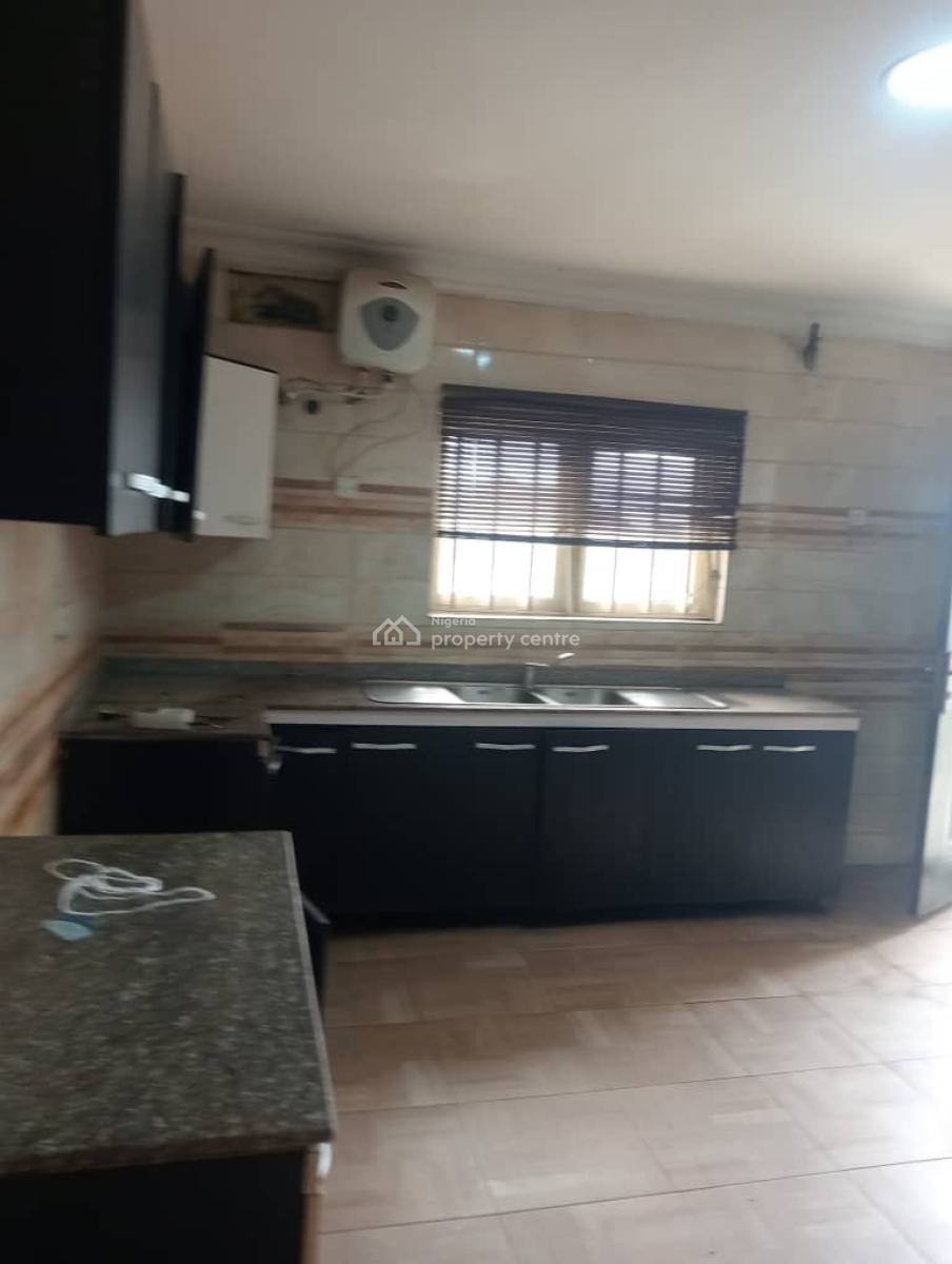 Luxury Very Spacious Beautiful 3bedroom Flat, Mobil Road Ilaje, Ajah, Lagos, Flat / Apartment for Rent