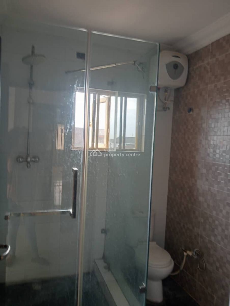 Luxury Very Spacious Beautiful 3bedroom Flat, Mobil Road Ilaje, Ajah, Lagos, Flat / Apartment for Rent