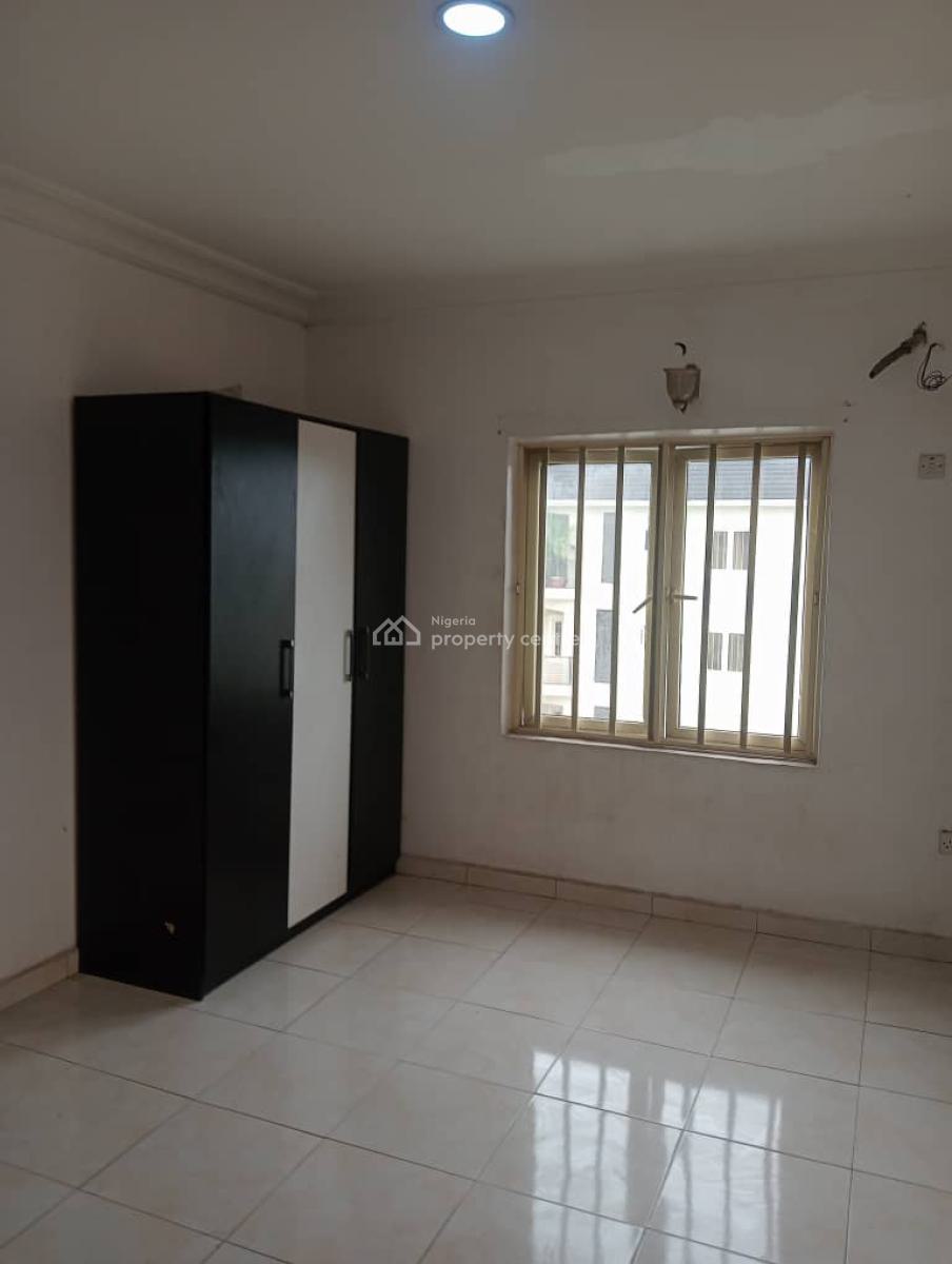 Luxury Very Spacious Beautiful 3bedroom Flat, Mobil Road Ilaje, Ajah, Lagos, Flat / Apartment for Rent