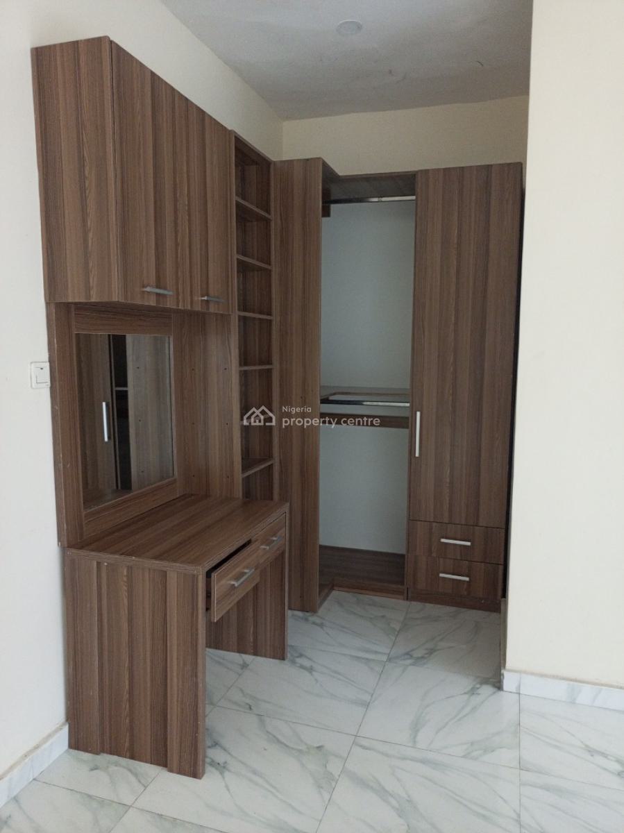 Relatively New 4bedroom with Bq 4car Park, Idado, Lekki, Lagos, Semi-detached Duplex for Rent