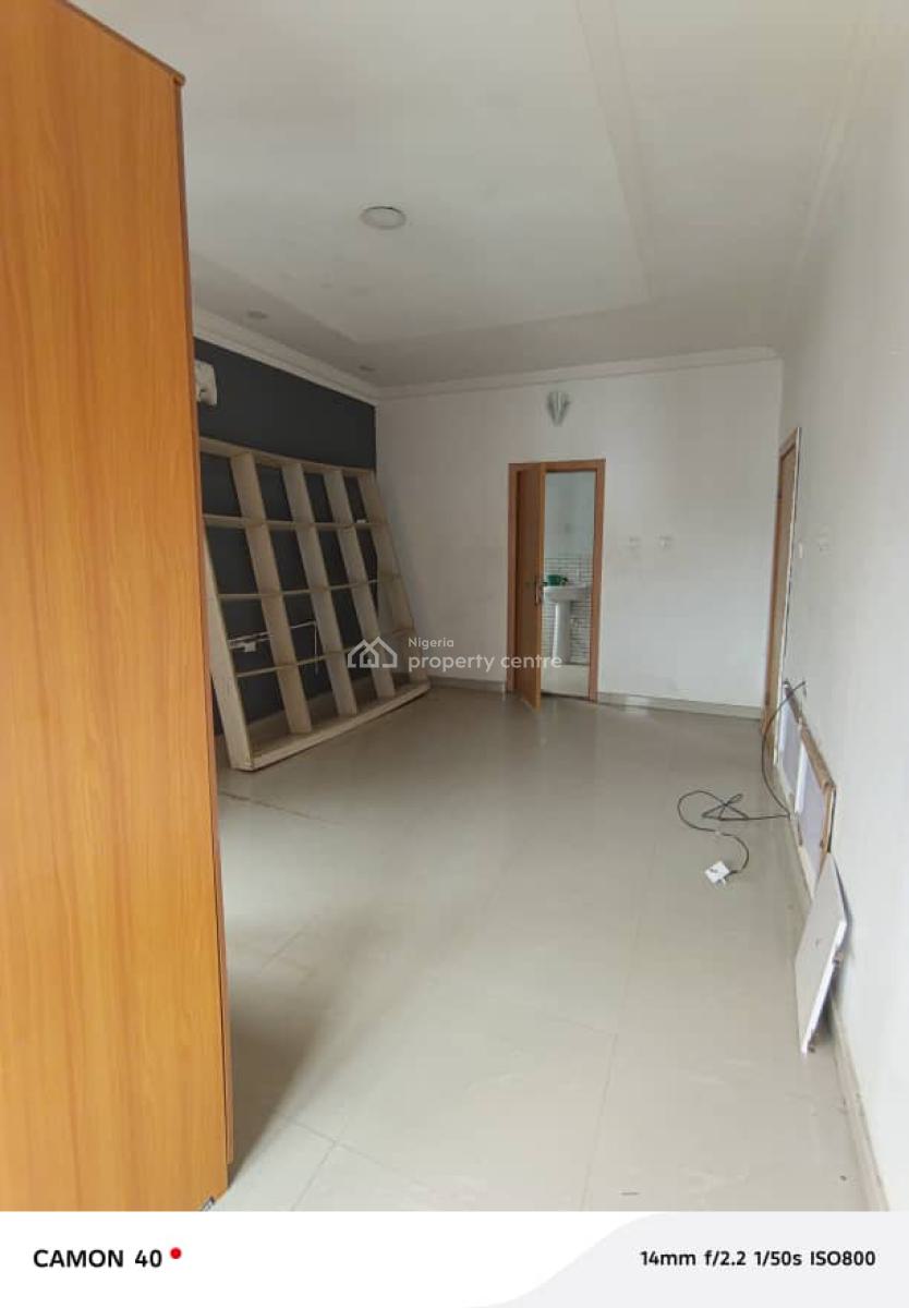 Beautiful 3 Bedroom Flat, Ikota, Lekki, Lagos, Flat / Apartment for Rent