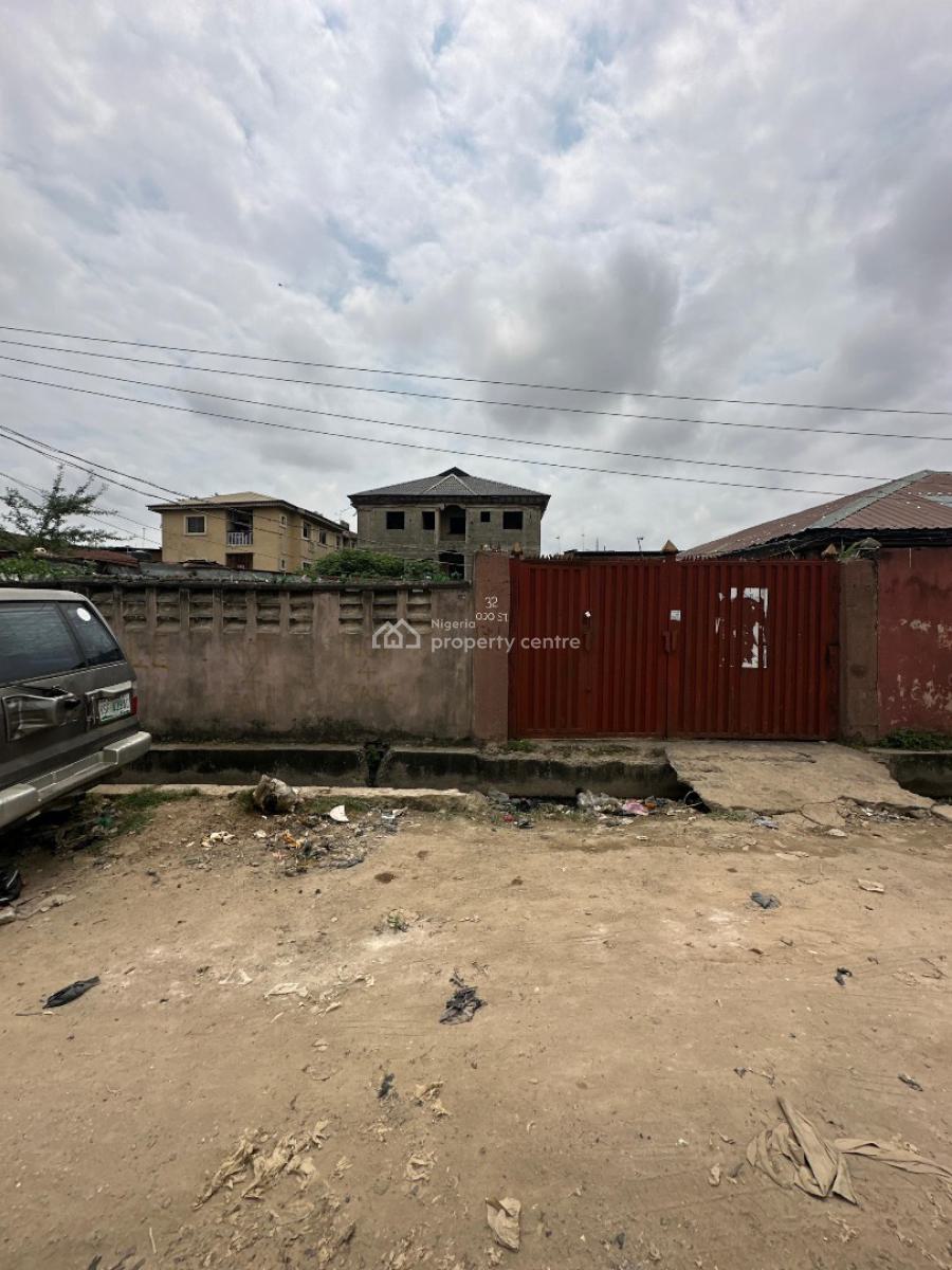 a Dilapidated Storey Building Within Close Proximity Landmark Areas, Akoka, Akoka, Yaba, Lagos, Residential Land for Sale