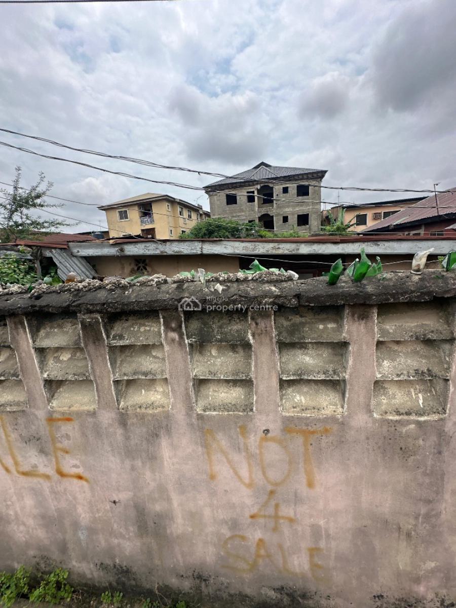 a Dilapidated Storey Building Within Close Proximity Landmark Areas, Akoka, Akoka, Yaba, Lagos, Residential Land for Sale