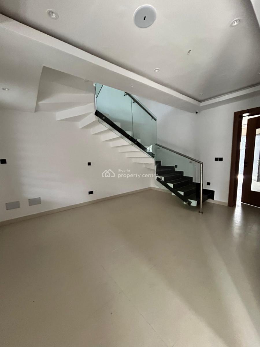 4bedroom Terrace with Bq  Price:#40m (2years Upfront) on a Close in Vi, Victoria Island (vi), Lagos, Semi-detached Duplex for Rent