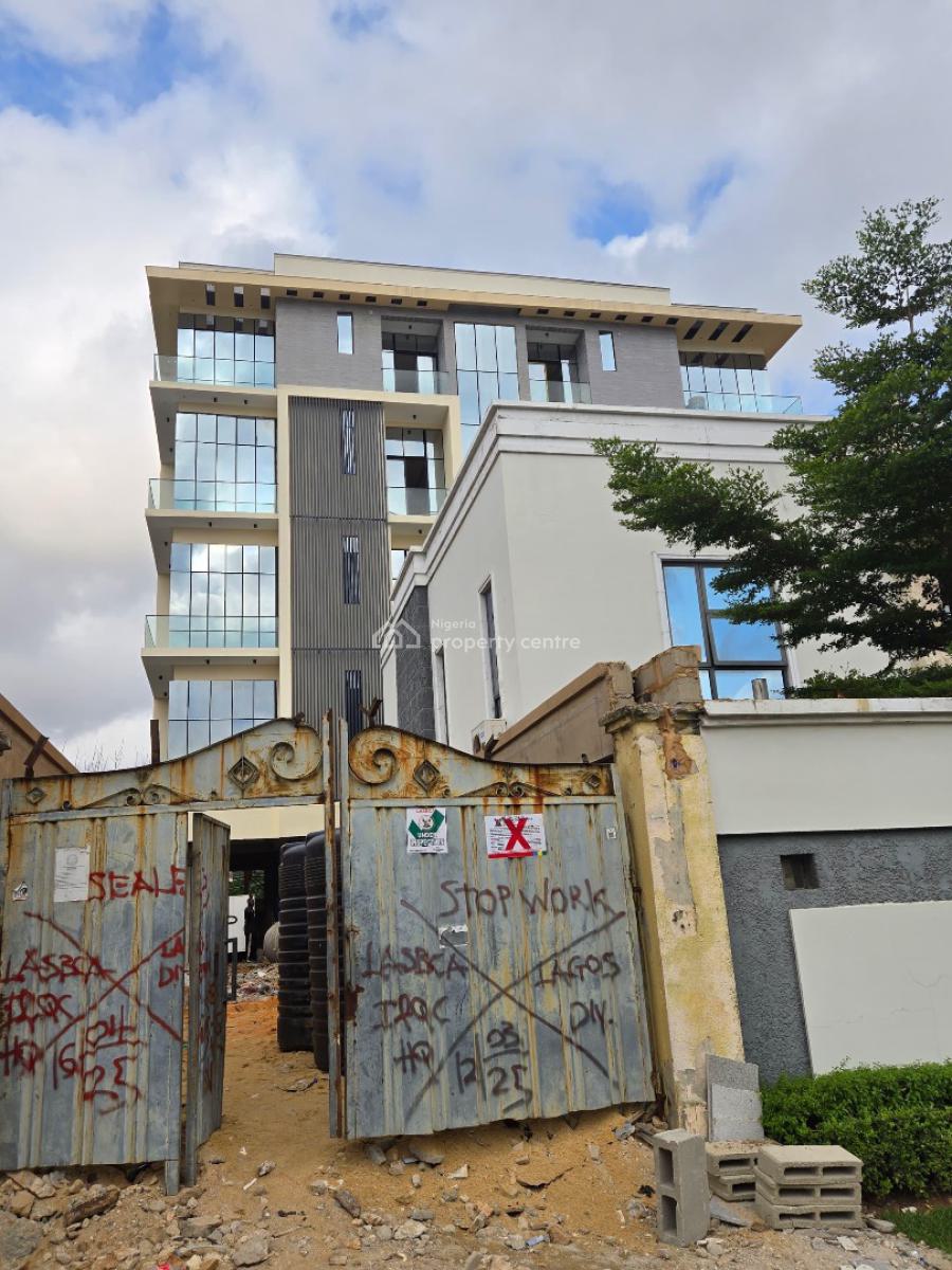 Luxury 3 Bedroom Apartment with Gym and Swimming Pool, Lekki Phase 1, Lekki, Lagos, Flat / Apartment for Sale