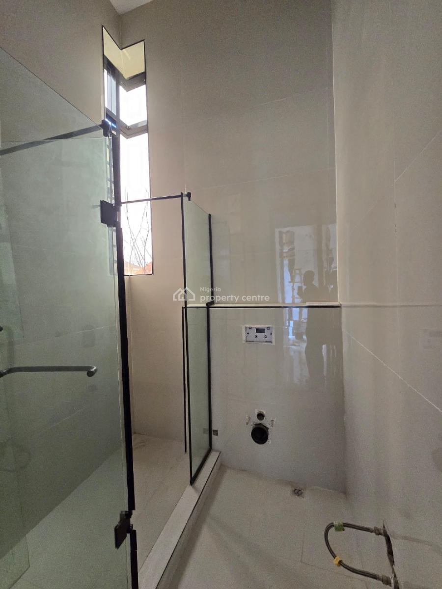 Luxury 3 Bedroom Apartment with Gym and Swimming Pool, Lekki Phase 1, Lekki, Lagos, Flat / Apartment for Sale