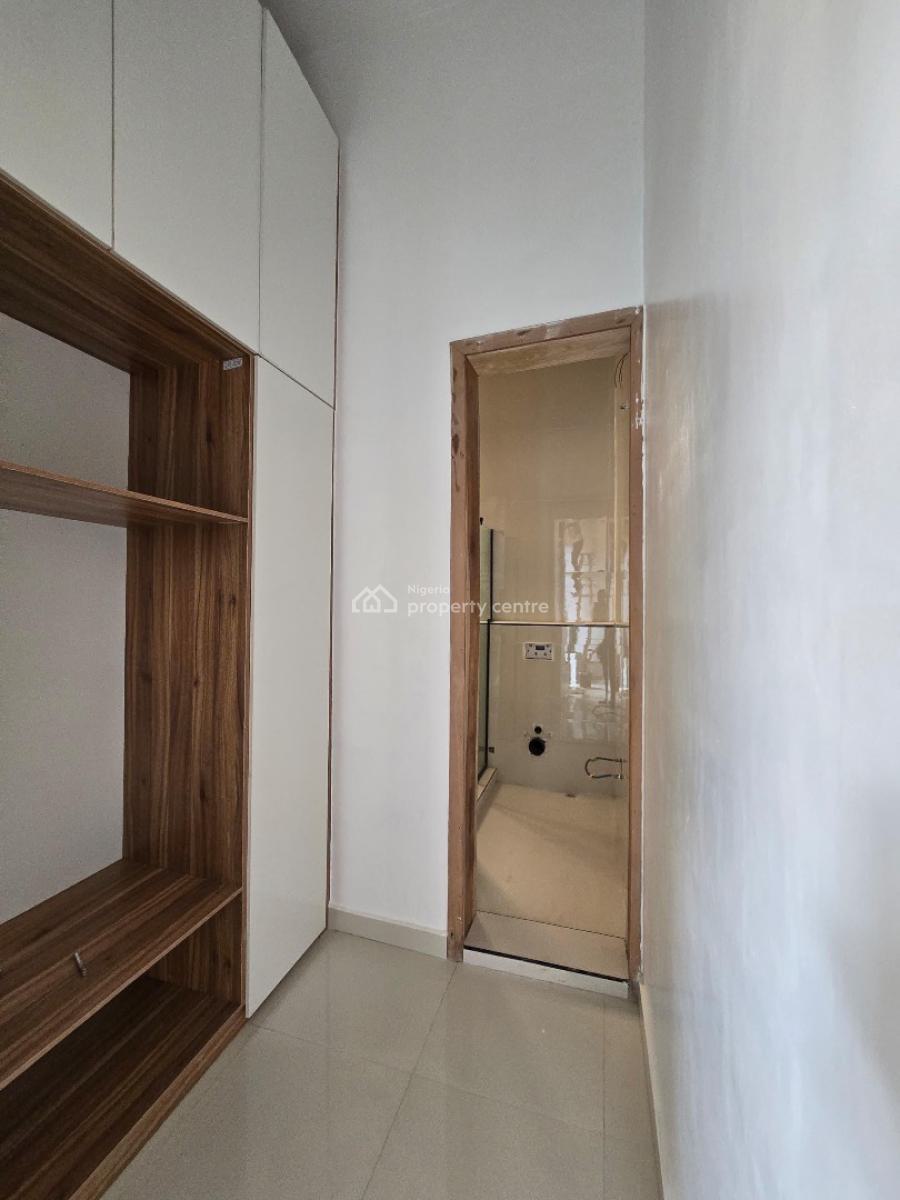 Luxury 3 Bedroom Apartment with Gym and Swimming Pool, Lekki Phase 1, Lekki, Lagos, Flat / Apartment for Sale
