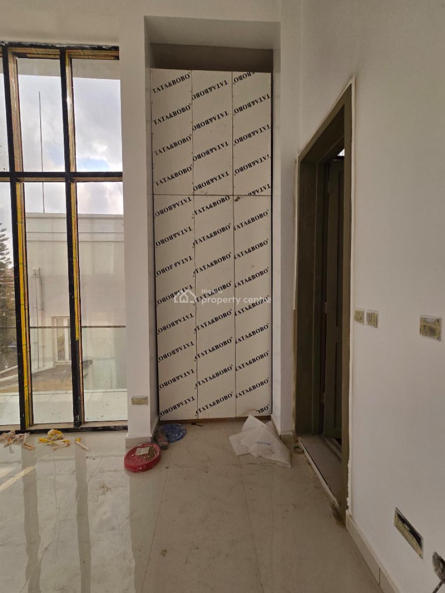 Luxury 3 Bedroom Apartment with Gym and Swimming Pool, Lekki Phase 1, Lekki, Lagos, Flat / Apartment for Sale