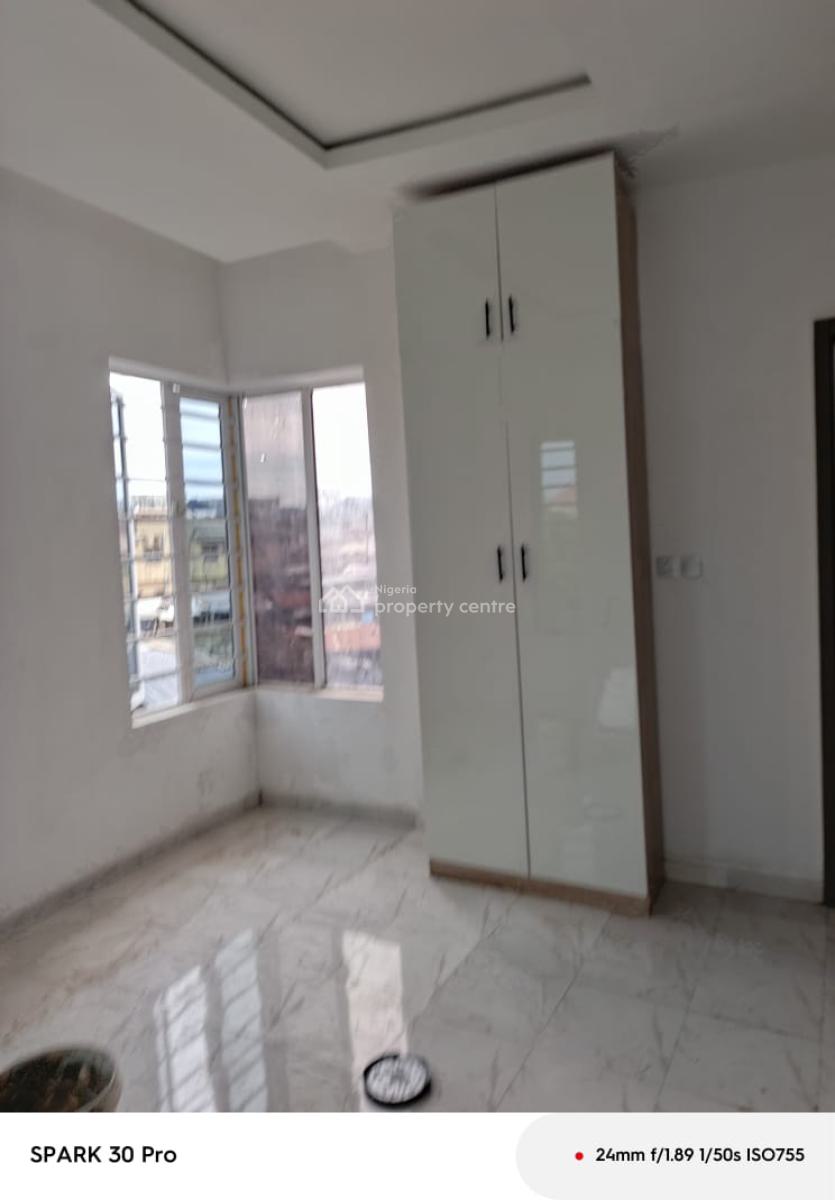Self Contain with and Open Plan Kitchen, Ologolo, Lekki, Lagos, Self Contain (single Rooms) for Rent